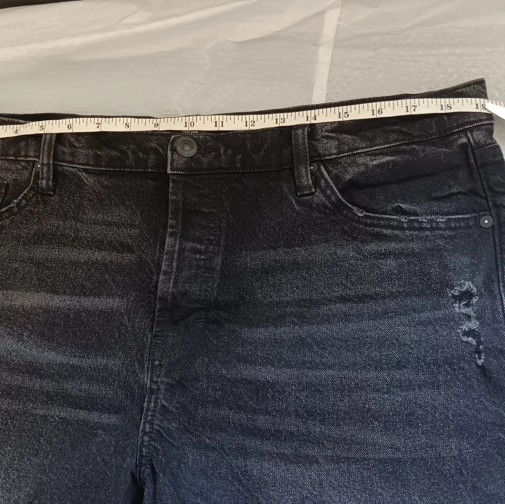 NWOT Earnest sewn new york, dorothy denim Black shorts, mid-rise, distressed 33. - Picture 9 of 14